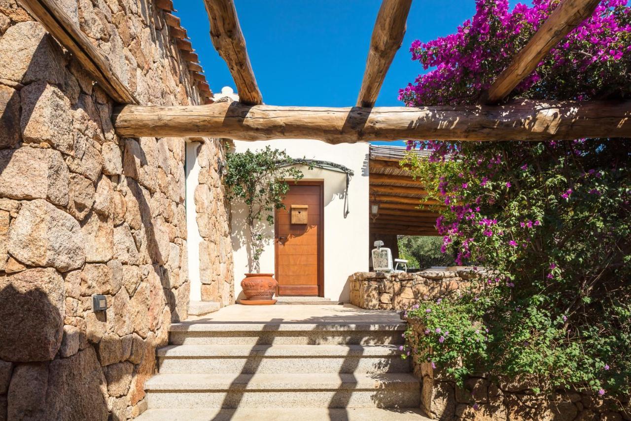 Albero Capovolto Bed & Breakfast Голфо Аранчи Екстериор снимка