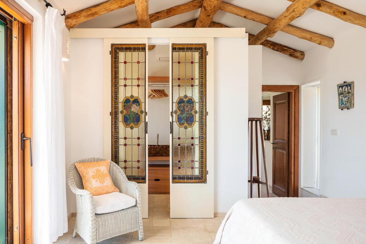 Albero Capovolto Bed & Breakfast Голфо Аранчи Екстериор снимка